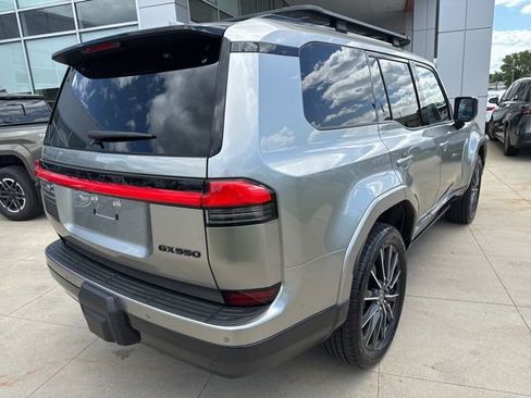 Used 2024 Lexus GX 550 AWD/4WD image 7