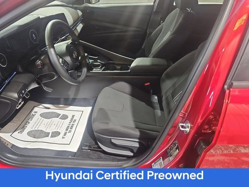 Certified 2025 Hyundai Elantra SEL FWD image 15