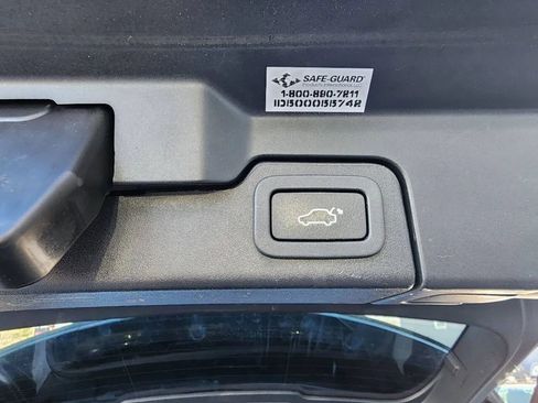 Used 2017 Land Rover Range Rover Evoque SE Premium image 13