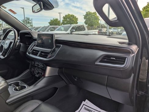 Used 2022 Chevrolet Tahoe Z71 w/ Luxury Package AWD/4WD image 19
