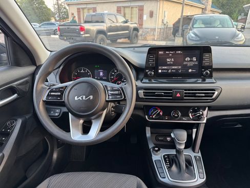 Used 2022 Kia Seltos LX AWD/4WD image 12
