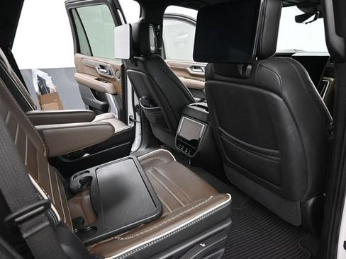 Used 2025 GMC Yukon Denali Ultimate AWD/4WD image 28