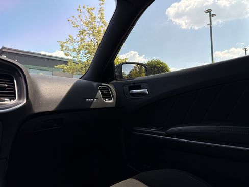 Used 2022 Dodge Charger Scat Pack w/ Dynamics Package RWD image 18