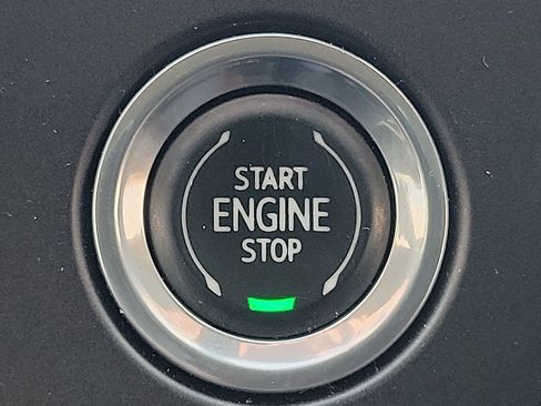 Used 2019 Chevrolet Blazer LT FWD image 17