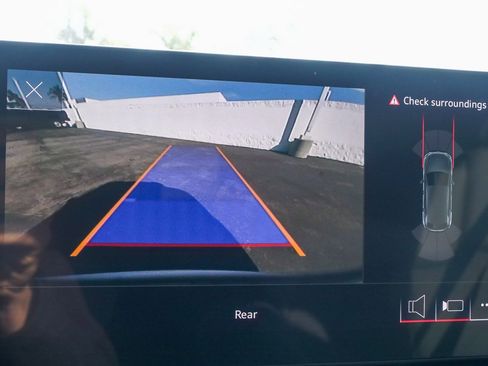 Used 2021 Audi SQ5 Premium w/ Convenience Package image 23