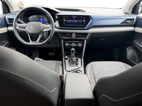 Used 2024 Volkswagen Taos SE image 10