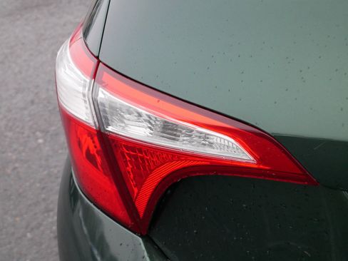 Used 2014 Toyota Corolla LE image 17