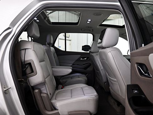 Used 2018 Chevrolet Traverse Premier image 29