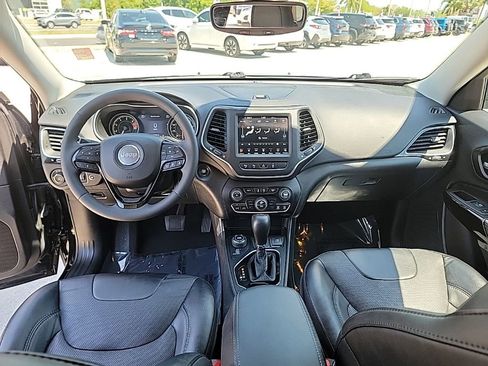 Used 2023 Jeep Cherokee Altitude Lux AWD/4WD image 17
