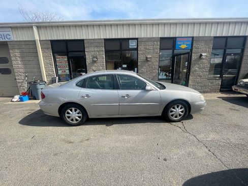Used 2006 Buick LaCrosse CXL w/ Chrome Appearance Package image 4
