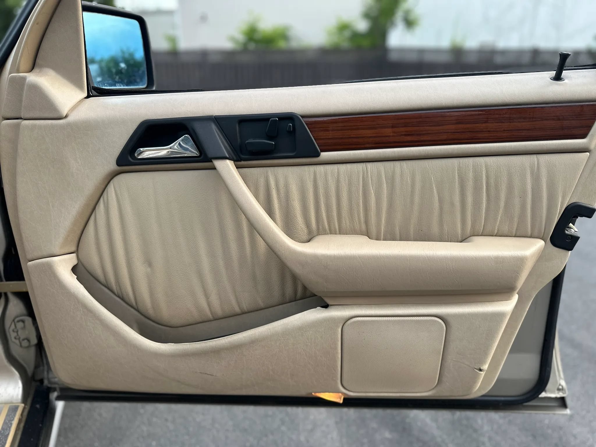 Used 1994 Mercedes-Benz E 320 Sedan image 38