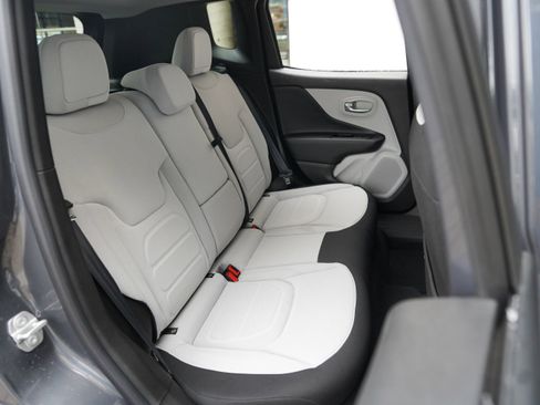 Used 2022 Jeep Renegade Latitude w/ Convenience Group image 36