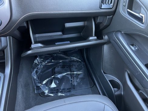 Used 2021 GMC Canyon AT4 image 30