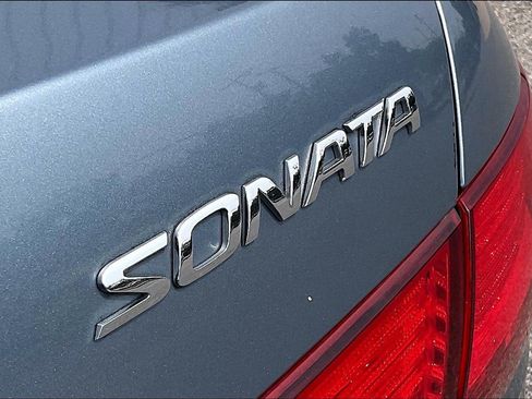 Used 2010 Hyundai Sonata Limited FWD image 10