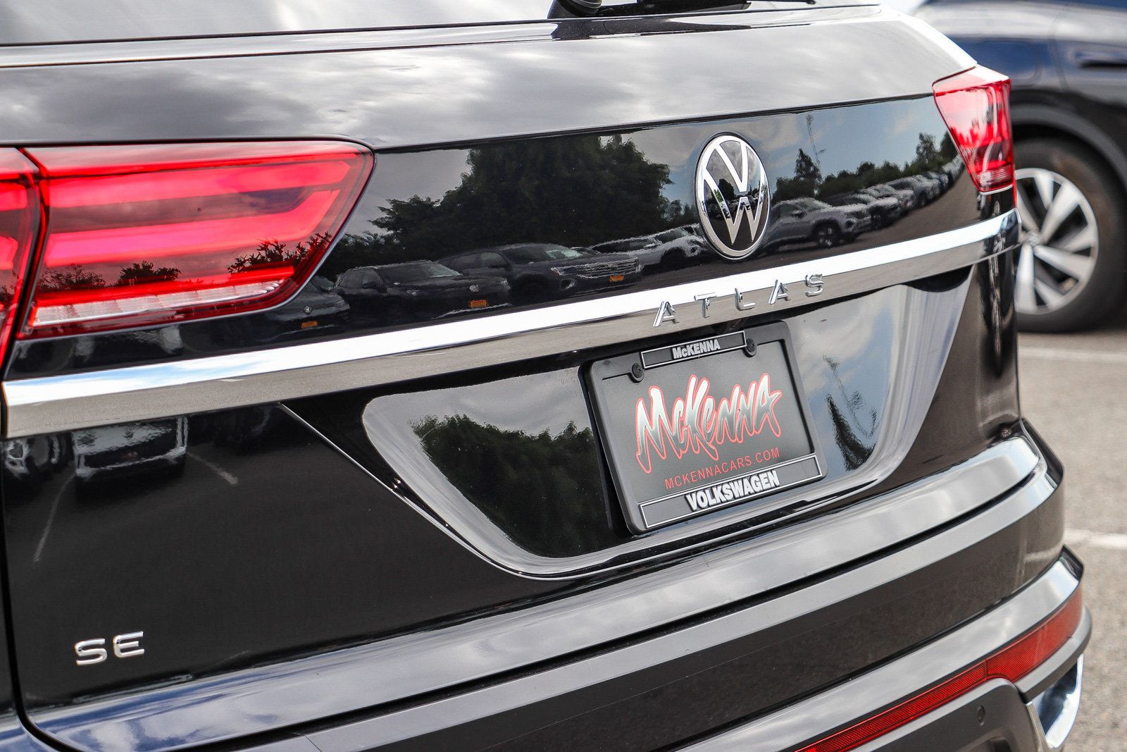 Used 2023 Volkswagen Atlas Cross Sport SE w/ Black Wheel Package FWD image 10
