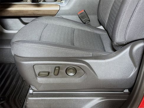 Certified 2025 Chevrolet Silverado 1500 LT w/ Convenience Package II image 17