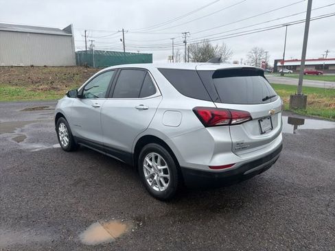Used 2022 Chevrolet Equinox LT w/ Driver Convenience Package AWD/4WD image 3