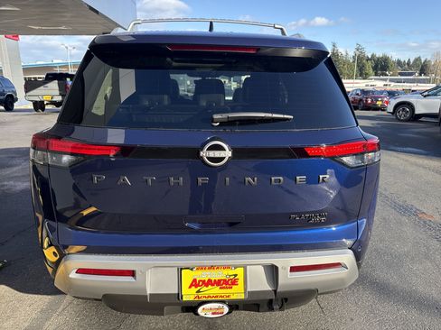 New 2025 Nissan Pathfinder Platinum w/ Black Appearance Package image 4