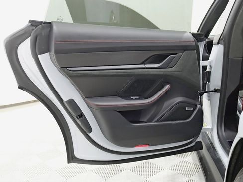 Used 2024 Porsche Taycan GTS image 40