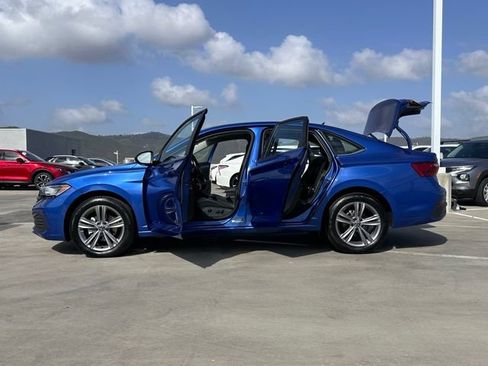 Used 2024 Volkswagen Jetta SE FWD image 27
