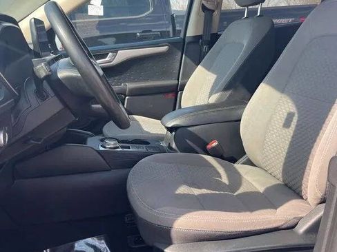 Used 2020 Ford Escape SE image 8