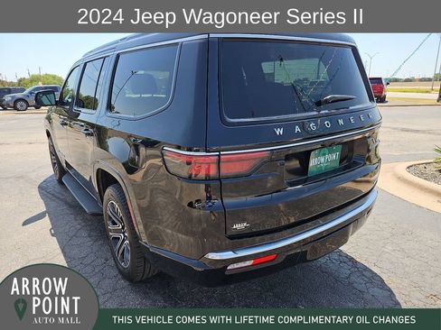 Used 2024 Jeep Wagoneer Series II w/ Flexible Seating Group RWD image 9