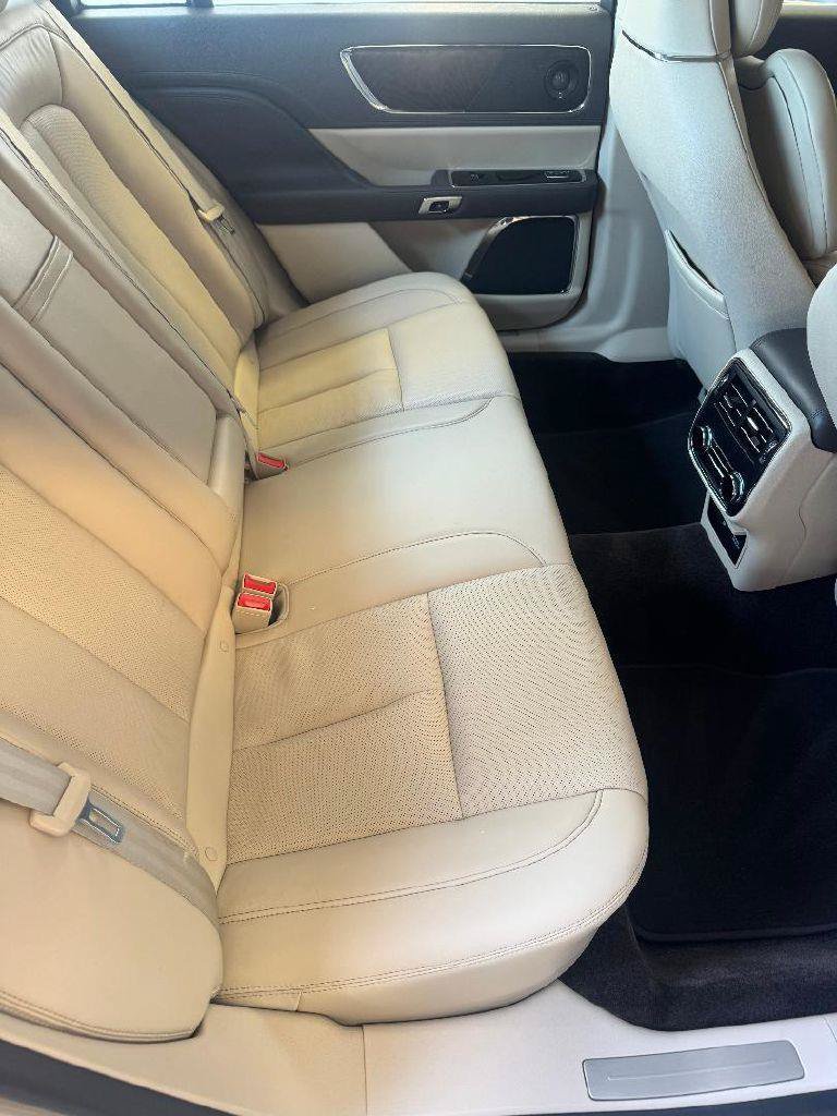 Used 2017 Lincoln Continental Reserve w/ Technology Package FWD image 28