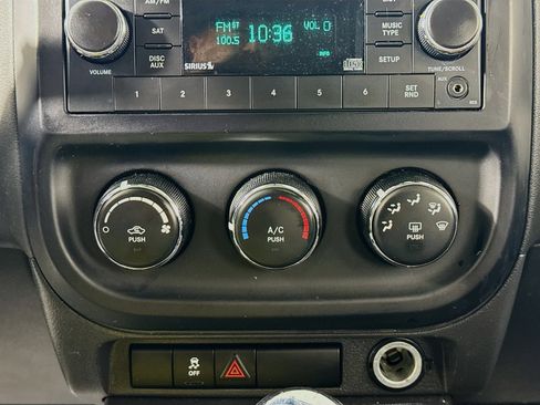 Used 2017 Jeep Compass Sport w/ Power Value Group image 13