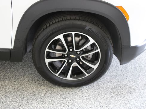 Used 2025 Chevrolet TrailBlazer LT w/ Driver Confidence Package FWD image 5