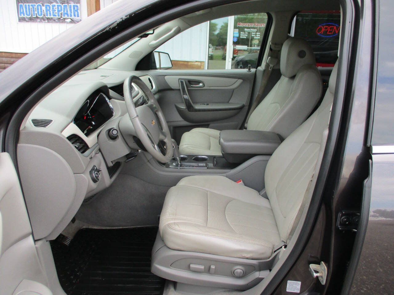 Used 2013 Chevrolet Traverse LTZ AWD/4WD image 17