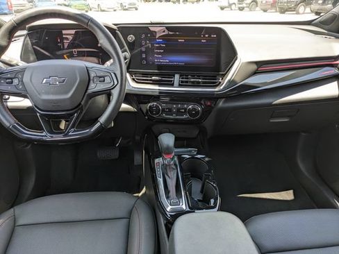 Used 2025 Chevrolet Trax RS w/ Driver Confidence Package FWD image 17