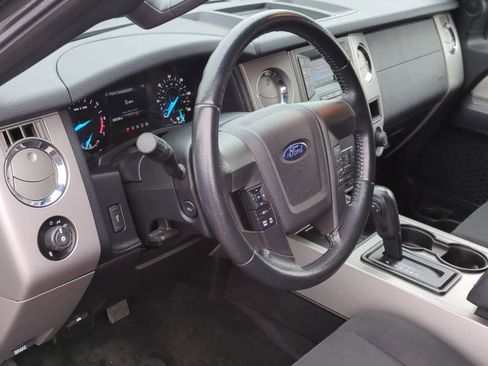 Used 2017 Ford Expedition XLT image 10