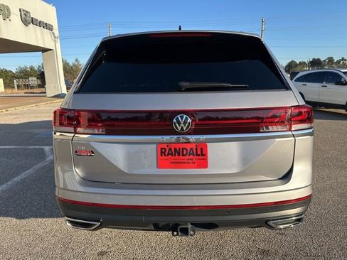 Used 2024 Volkswagen Atlas SE image 6