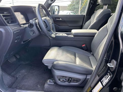 Used 2024 Lexus GX 550 w/ Accessory Package (Z1) AWD/4WD image 8