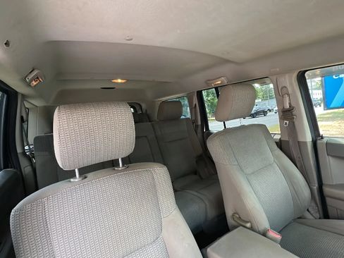 Used 2006 Jeep Commander 4WD image 23