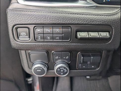 Used 2024 GMC Yukon XL Denali w/ Advanced Technology Package image 16