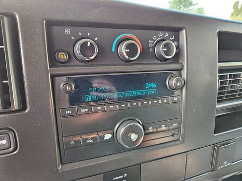 Used 2016 Chevrolet Express 2500 image 5