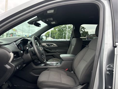 Certified 2024 Chevrolet Traverse LT FWD image 8
