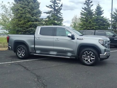 Used 2023 GMC Sierra 1500 SLT w/ SLT Premium Plus Package AWD/4WD image 4