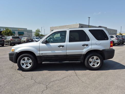 Used 2005 Ford Escape 4WD Hybrid image 7
