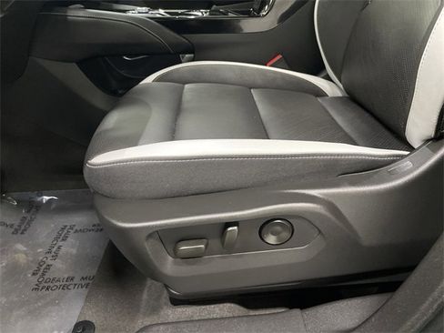 Certified 2025 Buick Envision Sport Touring image 20