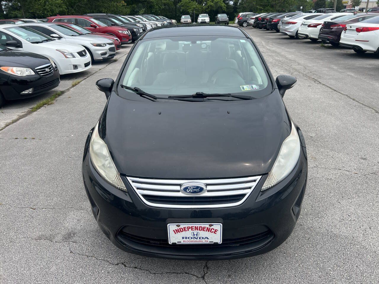Used 2013 Ford Fiesta SE FWD image 3