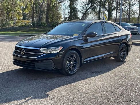 Used 2023 Volkswagen Jetta SE w/ Panoramic Sunroof Package image 29