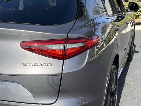 Used 2020 Alfa Romeo Stelvio Ti w/ Nero Edizione image 41