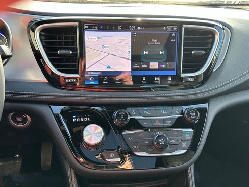 New 2026 Chrysler Pacifica Limited w/ S Appearance Package image 30