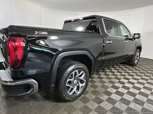Used 2023 GMC Sierra 1500 SLT w/ SLT Convenience Package AWD/4WD image 2