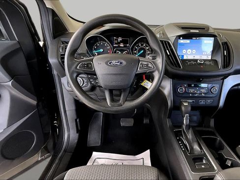 Used 2017 Ford Escape SE w/ Equipment Group 201A FWD image 6