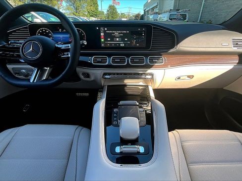 New 2026 Mercedes-Benz GLS 580 4MATIC image 5