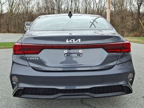 Used 2022 Kia Forte LXS image 5