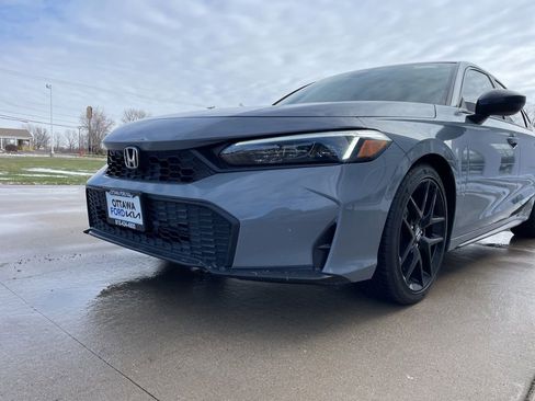 Used 2025 Honda Civic Sport image 14